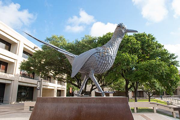 Roadrunner-Statue.jpg